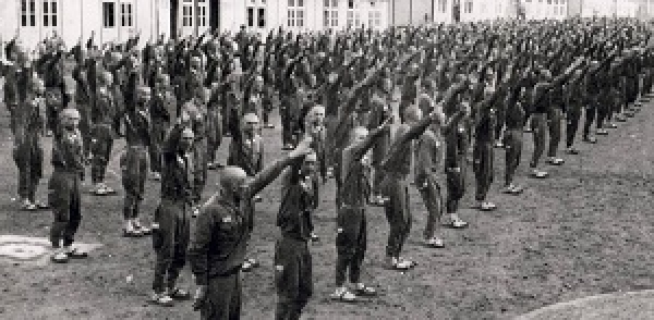 Los archivos del mal y los centros de la memoria hist&oacute;rica