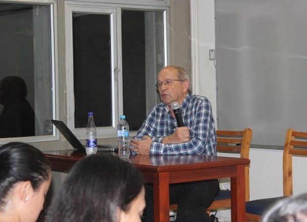 De las TIC a las tecnolog&iacute;as del Control: Javier Echeverr&iacute;a Ezponza