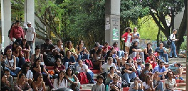 Se hace camino al andar