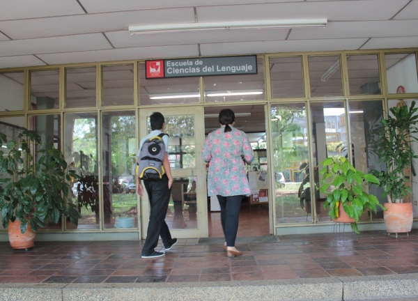 Efem&eacute;rides, Escuela de Ciencias del Lenguaje