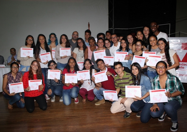 Se cumpli&oacute; la entrega de est&iacute;mulos acad&eacute;micos en la Facultad de Humanidades