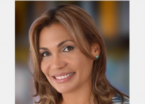 TIRF otorga beca a la profesora Norbella Miranda de la Escuela de Ciencias de Lenguaje