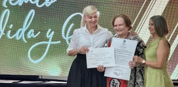 Nuevo reconocimiento para Carmi&ntilde;a Navia