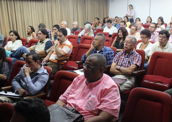 Evaluaci&oacute;n curso y desempe&ntilde;o de los profesores